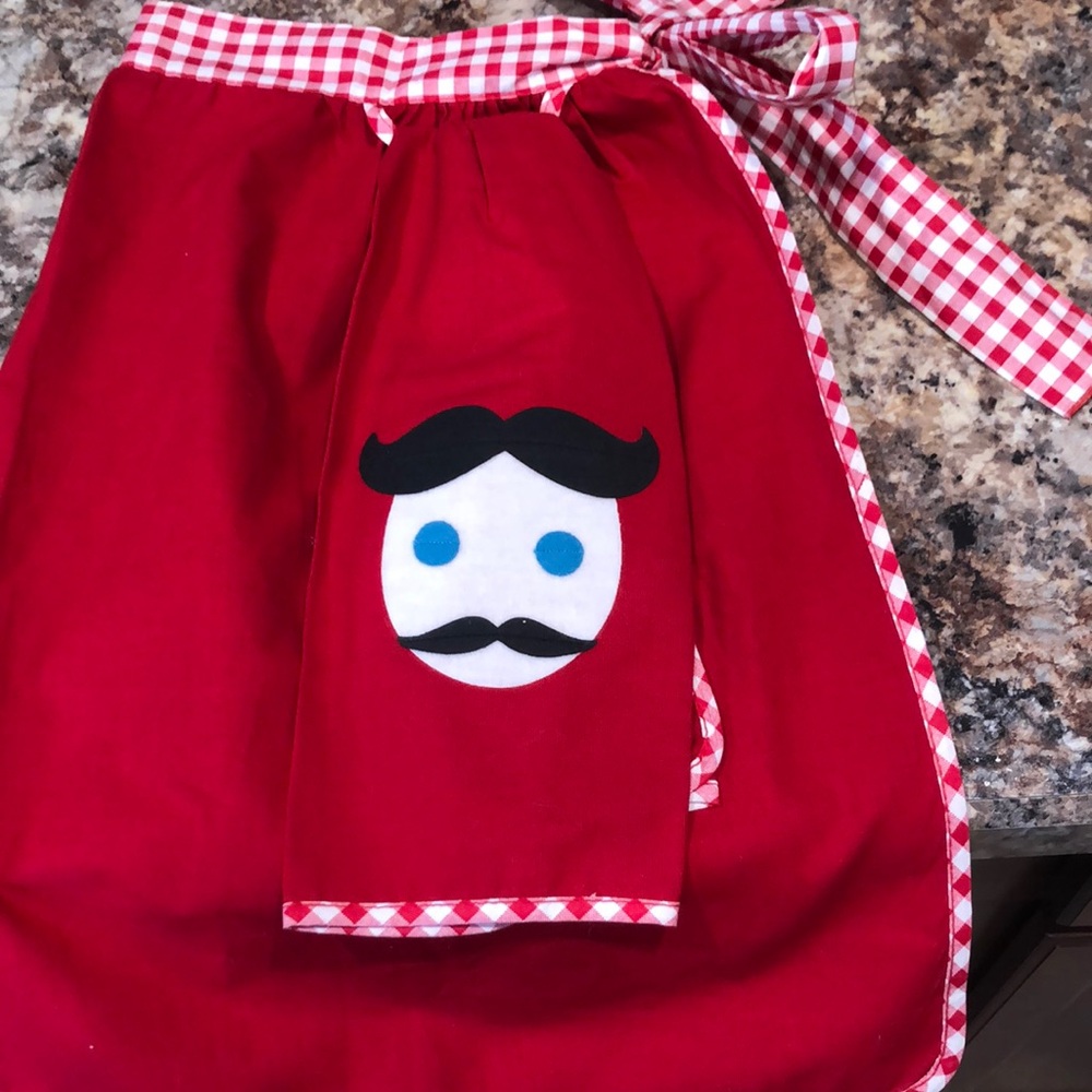 Vintage wrap around apron with hand towel